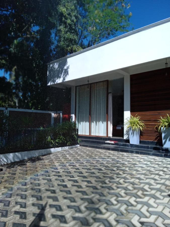 Elephant Park Family Bungalow Udawalawe Exterior photo